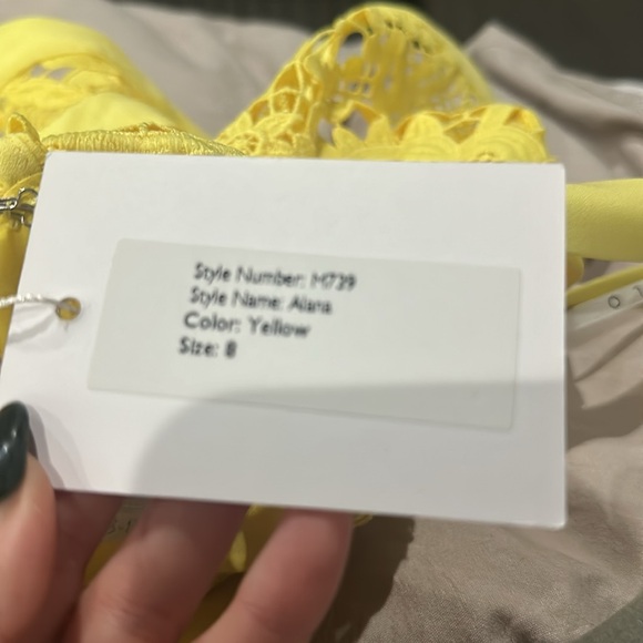 Jarlo London Frill Layer Cold Shoulder Yellow Lace Midi Dress NWT - Picture 7 of 9